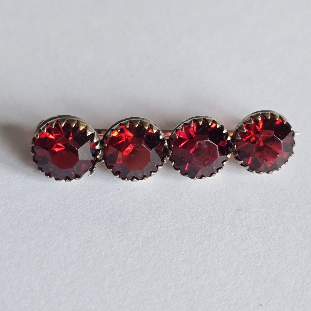 Vintage brooch row of red gems broach bar pin